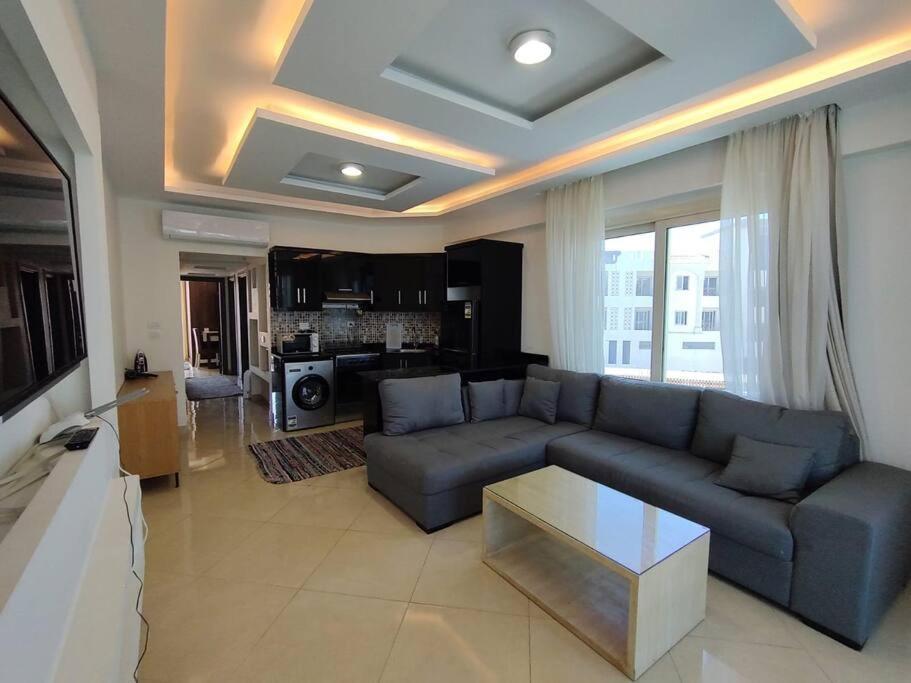3-Bedroom Apartment On The Third Floor With 3 Balconies And Lovely Pool View, Street View And Free Beach Access In Sharm Hills Resort Exterior foto