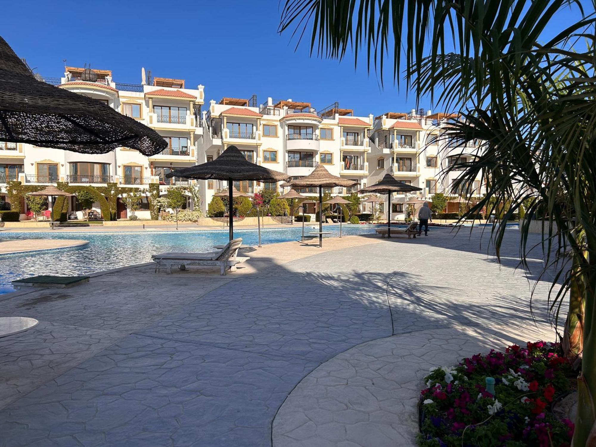 3-Bedroom Apartment On The Third Floor With 3 Balconies And Lovely Pool View, Street View And Free Beach Access In Sharm Hills Resort Exterior foto